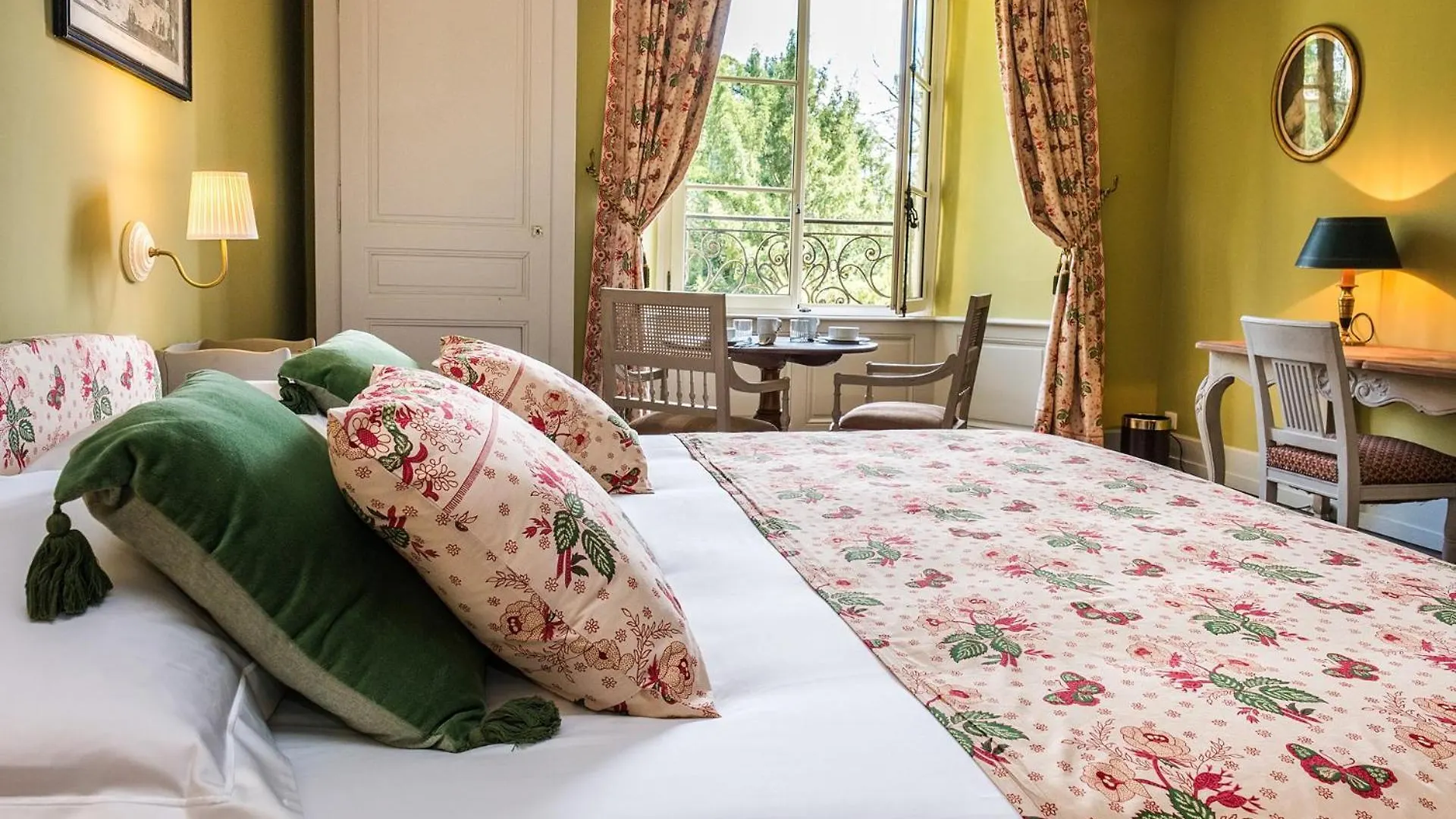 Chateau De Maillat 4*,  France