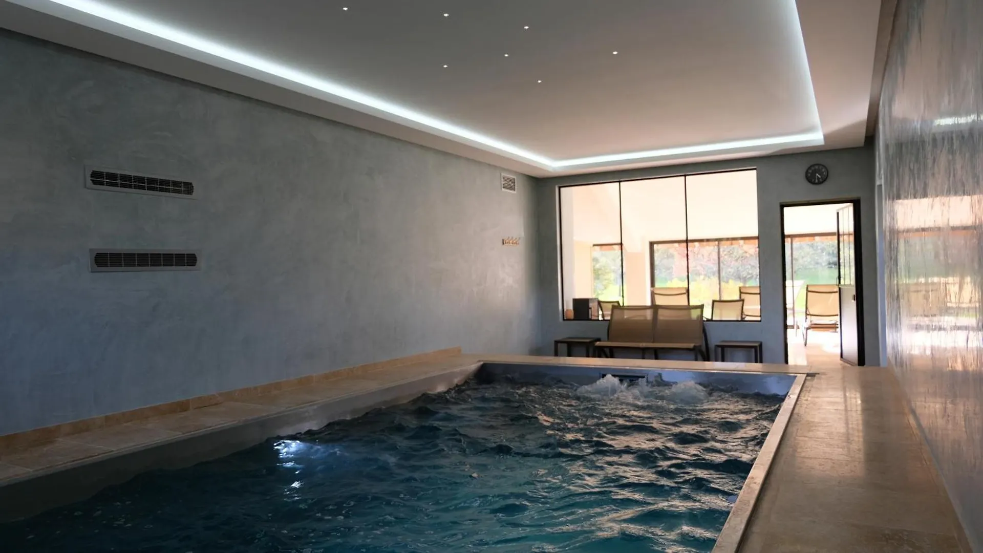 **** Hotel Chateau De Maillat Frankreich